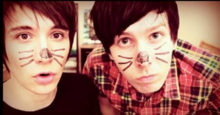 RAWR....... Danasaur, Philion! ask if you want a follow or a shoutout :)