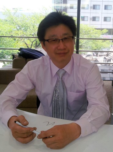 어제는 지나간 젊음이고 내일은 오늘보다 늙은 젊음이다 그러니 내생에 최고의 젊음은 오늘이다 내생의 최고의 젊음인 오늘을 즐겁고 알차게 보내자.
