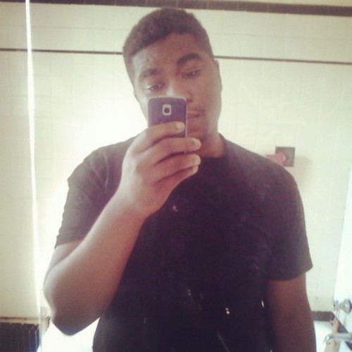 Im 19 imma Leo and i wear my heart on my sleeve. Follow my BestFriend @Keyyaah