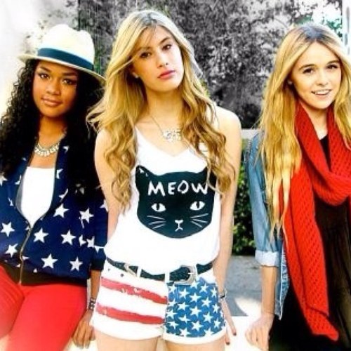 Ok I love @GirlSquadWorld . I love @AcaciaBrinley @GirlSquadLexis @GirlSquadMaddie Like lezbehonest here they're all perfect, flawless, and my role models!! xxx