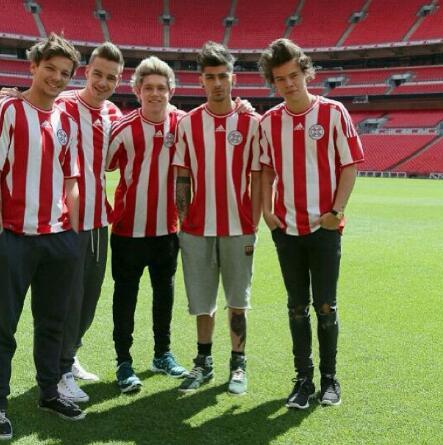 Hay! On this page One Direction Lyrics will be posted :) please follow :*