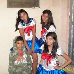 @andy_lizet_love @erikaisabelgarz @ariel_esaud y hannia  jeje LOL mis amigos en un chow!!!♥♥