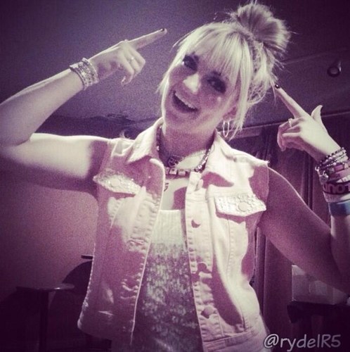 Ready5etRock||Single||littleblondeprincess.