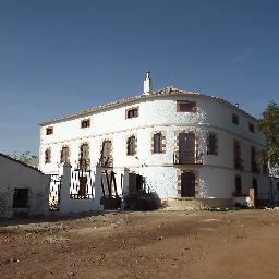 En el corazón del olivar de  la comarca del Condado somos  el alojamiento OLEORURAL perfecto y el sitio ideal para el descanso y celebraciones.