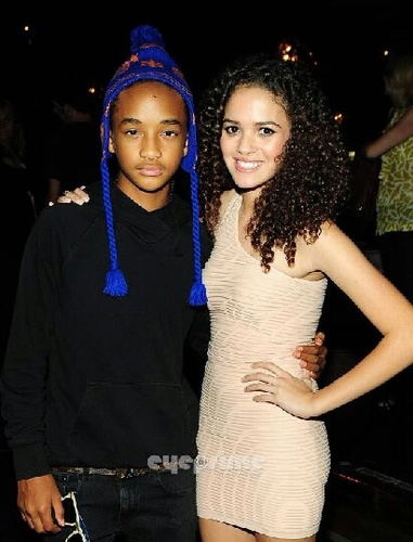 Hi im Will @MeowTori_ Little Sister :-) F4F
