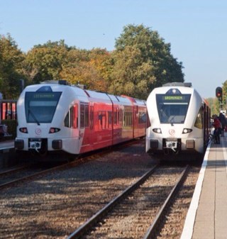 Spoorproject Extra Sneltrein Groningen-Leeuwarden maakt een extra sneltrein per uur mogelijk tussen Groningen en Leeuwarden. Meer info: http://t.co/7EAseqmm73