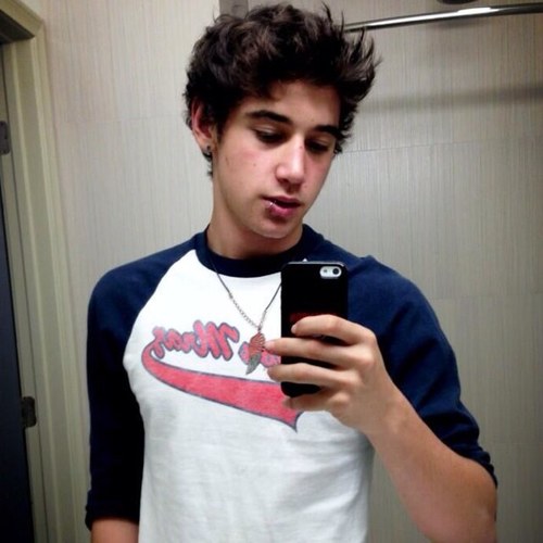 follow @californnarry if you like pizza