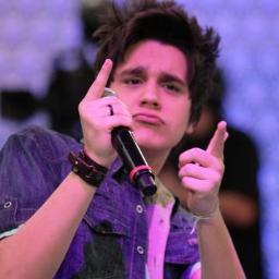 Eu demorei mas encontrei o que procurava. Seu olhar é o que me guia, a sua voz é o que me anima @LuanSantana