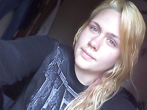 SinfulPope's profile picture. Lesbian, 16, Single, Artist, Aspiring Tattoo Artist.