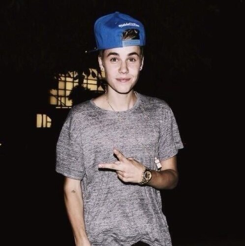 jdbdrx's profile picture. I follow you for free, rt, fav and gives shoutouts ((just ask)) IF you follow @avonsneed.