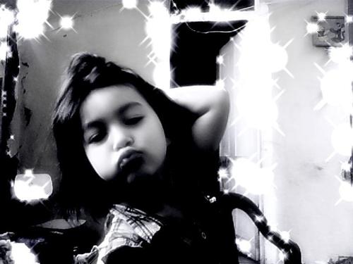 Hola,Soy una niña muy alegre,amo a Matt Hunter,1D,Junstin Biebber,Jonas Brothers,y muxos mas me gusta muxo la musica 3