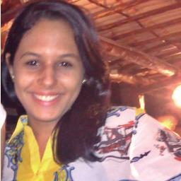 Morena ,Fresca, Orgulhosa ,Ciumenta , apaixonada pelo @abcfc e por Deus, viciada em Coca cola sz