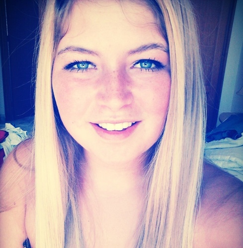 dat zoiezo | only whatsap | love my sister @Onbeschoftheid