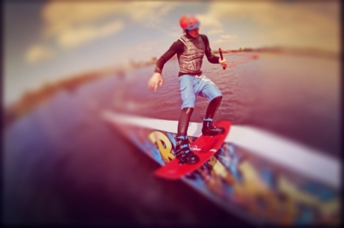 MikWakeWake's profile picture. Living to board!