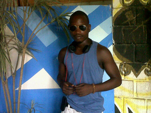 Am well rounded educated and sophisticating brother, am a musician and a astute businesman as well.