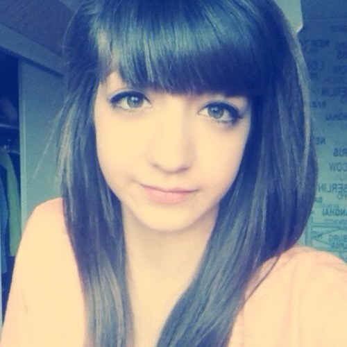 Les vrais sont dans mon coeur ,et les focul en face a face avec mon majeur ..