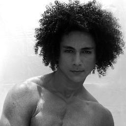 Actor, animador y modelo.