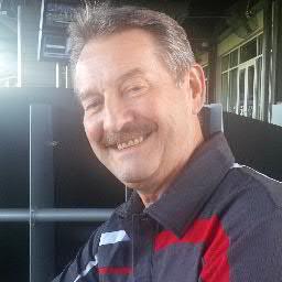 raysimonson's profile picture. 