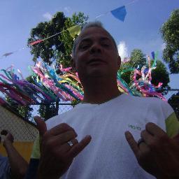 integro, honesto, inteligente, ambientalista, critico, romantico, desbravador,