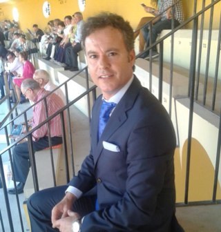 pagina oficial de twitter..Mi vida mi profesion el Toro.