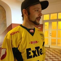 Härjar oftast med Ljusdal Lightnings. Spelar även fotboll med Ljusdals IF