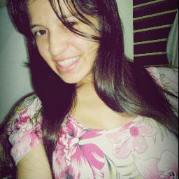 Sua boca de lata, branquela  e Linda u.u,  são 2 anos de amizade verdadeira, és muito importante na minha vida , nunca quero te perder mana $:/ @RayssaFrrr