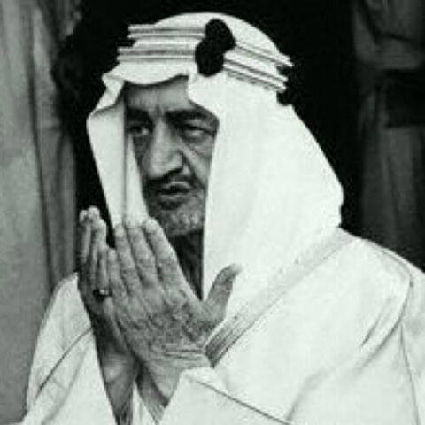 ليس كل ما أكتبه هنا يدل على واقعي ولكنه فقط يعجبني..