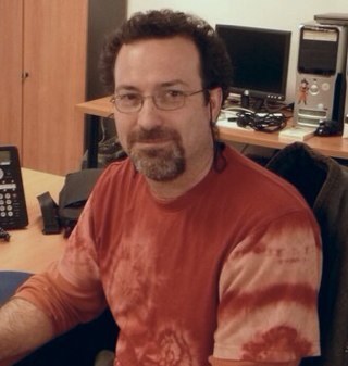 Lingüista de vocación, informático de profesión y astrofotógrafo apasionado. Disfruto con el camino... cuando algo funciona a la primera, busco otros retos.