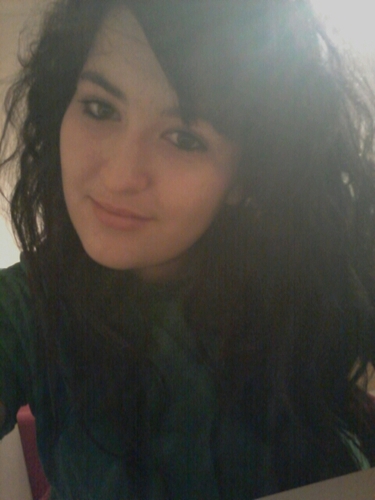 HI I am 16 years old janoskianators, directioners and beliebers :-) please follow me and I will follow you back :-) love you guys 3 xx