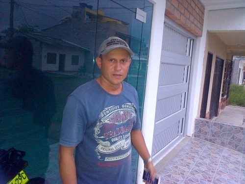 angelmario04's profile picture. 