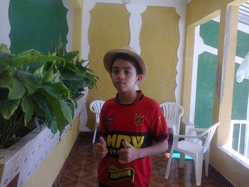 Muitas vezes é a falta de caráter que decide uma partida. Não se faz literatura, política e futebol com bons sentimentos...