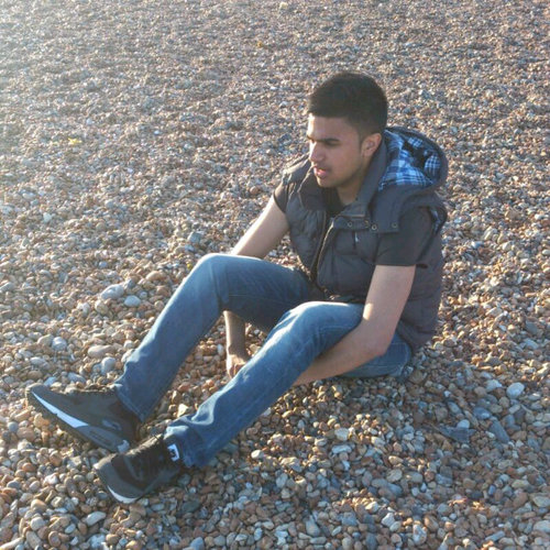 From luton, at uni in brighton, love united love big things in life!
