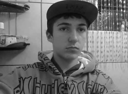 Ae vai tua resposta: Não gosta de favelado ? Mais sua filha gosta !!!