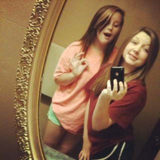 stephaniejo963's profile picture. waddup, im obviously a white girl✌