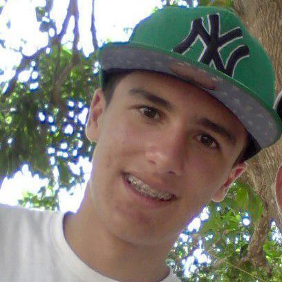 nasci pra ser feliz,nao pra ser normal ..