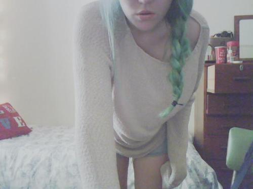 they found my old account so im starting new.  lei. recovered bulimic, current ENDOS victim.
~extra food for others support group~