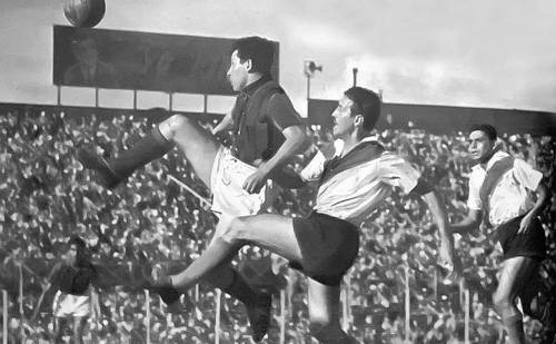Opinando de fútbol desde 1988. Cuenta dedicada a los amantes de este deporte y del deporte en general.