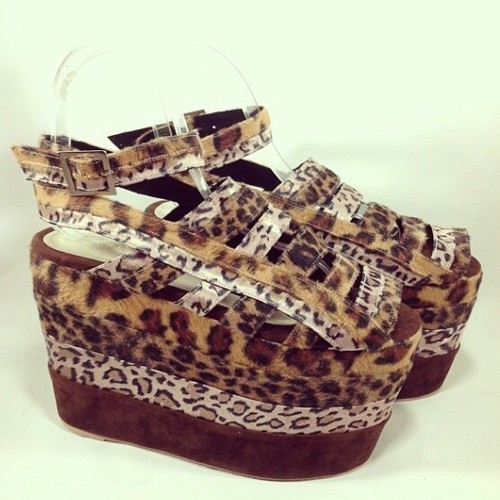 WeonewayDesign's profile picture. We are new brand and so stylist ☺ order text : 083842436040 email : Weonewaydesign@gmail.com ☺ |new fashion in your passion ♥