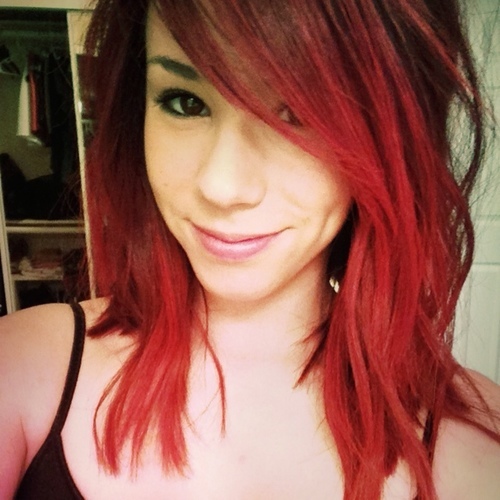 hello talk to me im sweet and hopefully i dont bite ;) ..i like dinosaurs nehhhh X3 {single/straight/Brownies}