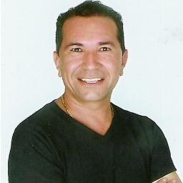 Cirujano, Jazz y baladas, el gym, viajar, compartir, la playa, un buen vino; disfrutar de la vida. Esperando a alguien especial.
