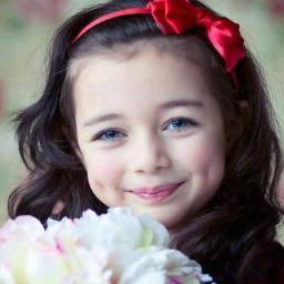 أريد أن أكتب إحسآسي ؛ و لكن الإحسآس لآ يكتب .. و لآ يحس .. و لآ يوصف :(