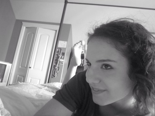 Music makes my life. Obssessed taylor swift fan. Aspires to be a wedding photographer and singer/songwriter and dreams of living in nashville!