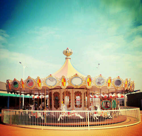 merrygoroundID's profile picture. Second stuff available here - baju cowok, cewek, jeans, rok, tas, sepatu, kompliiit | jogja | for fast respons : 08157971706 or 75528583 :)