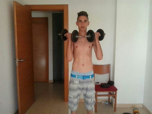 sigeme y te suigo el mejo gitano de murcia. yo camelo a toa la gitana y toa la paya. sigueme q no te va a arrepenti :)