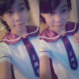 Ranzter | Chicserific | Dancer | Kathniel Fan | Hindi Snob | mabait | mahal si Ranz ^^ 
wishing to gain more followers :( follow me please please