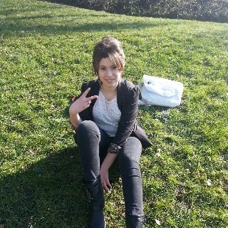 belkisse95's profile picture. 100% T