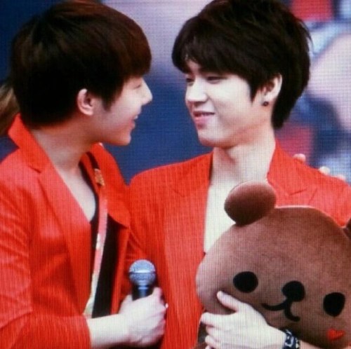 ใครใจดีฟอลกลับแอคนี้นะ @inkqwerz มาคุยกันได้ ❤