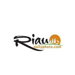 Semua Informasi mengenai Riau disajikan disini dalam bentuk gambar. Informasi Pariwisata,Kebudayaan Melayu, Infrastruktur, PON XVIII tahun 2012 dll.