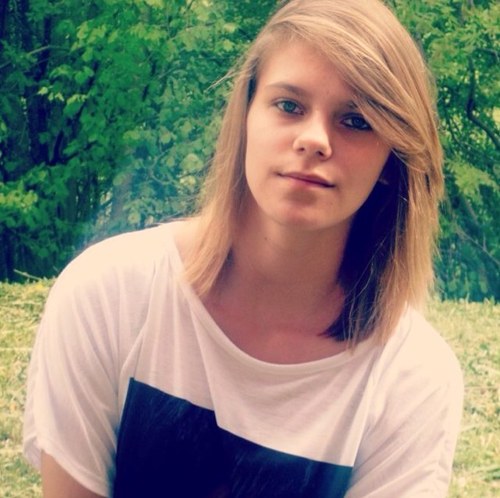 you can follow @JoannnaLawrence pleas ? And I follow you ;)