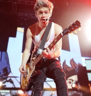 electrahheart's profile picture. meow